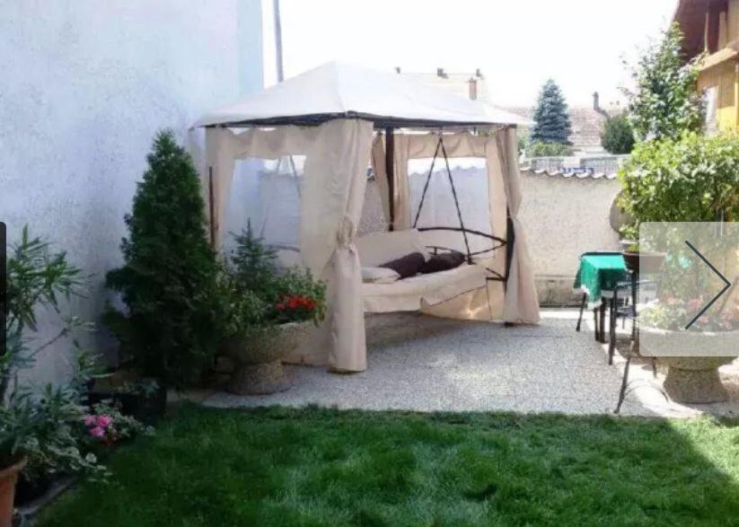 Miris Gasthof Zur Post Neufeld an der Leitha Εξωτερικό φωτογραφία