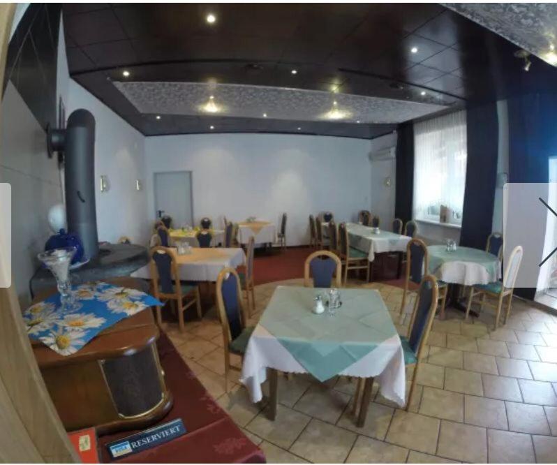 Miris Gasthof Zur Post Neufeld an der Leitha Εξωτερικό φωτογραφία